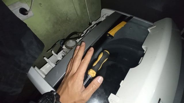 Lavadora Whirlpool marca error E4 y no es la bomba ? solucionado смотреть онлайн