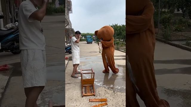 Наконец-то можно снова победить Медведя Пеппи Смешное видео Песочная скульптура Смешное видео смотреть онлайн