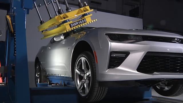 CAMARO V.S MUSTANG CRASH TEST!!! смотреть онлайн