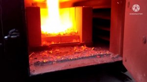 пиролизный котел в работе .