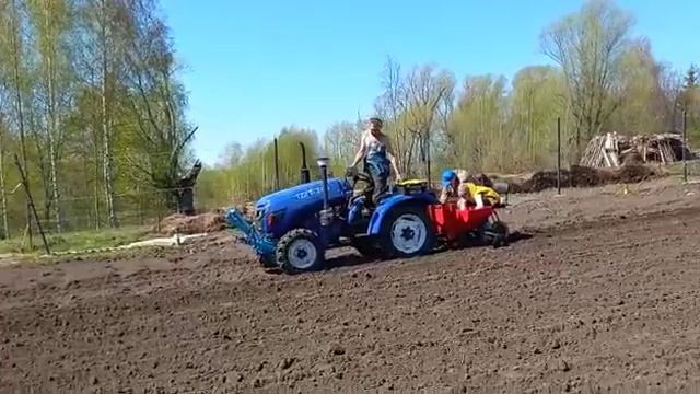 сажаем картофель, Русич 244, сеялка КС-2 смотреть онлайн