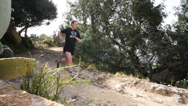 How To Run Downhill | Downhill Running Technique Explained смотреть онлайн