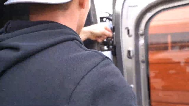 Rover Vans Ford Transit Accessory Rack Installation guide. смотреть онлайн
