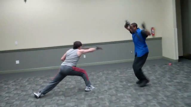 Dodge or Die - Shield Splitter Axe vs Short Sword смотреть онлайн