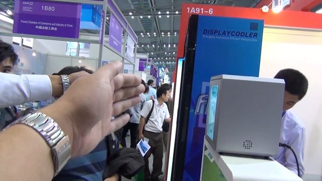 Прозрачный экран. Сделан первый шаг к прозрачным телефонам смотреть онлайн