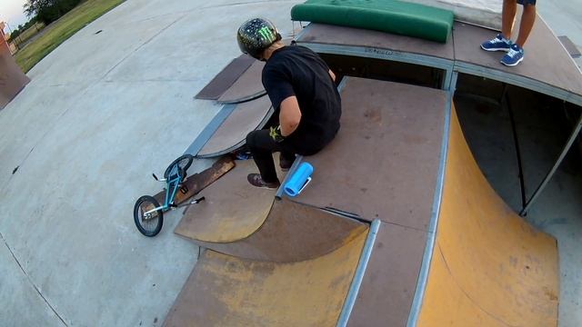 КОГДА УСЛЫШАЛ ЛЮБИМУЮ ПЕСНЮ на BMX / Реклама JBL CHARGE2+ :D bmx day#11 смотреть онлайн