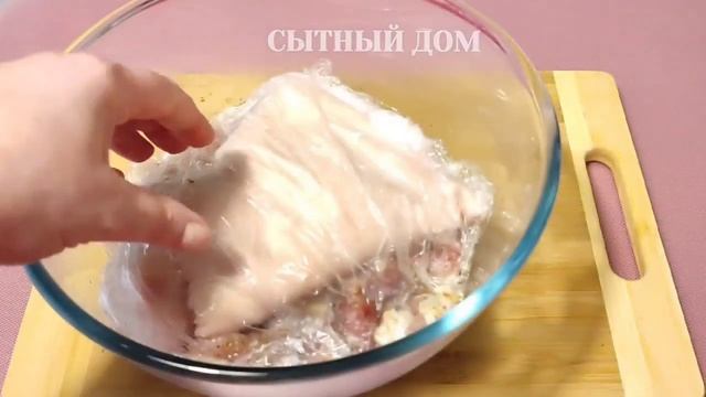 МАЛО КТО ТАК ГОТОВИТ МЯСНУЮ ЗАКУСКУ! РУЛЬКА ПО-ДЕРЕВЕНСКИ | Сытный Дом смотреть онлайн