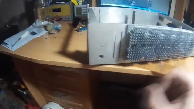 Постройка усилителя "Ланзар" (3 ч. Собираю платы оконечников и монтирую их в корпус) смотреть онлайн