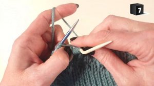 ВЯЗАНАЯ ШАПКА С КОЗЫРЬКОМ / Подробный МК по вязанию эксклюзивной шапки спицами на зиму