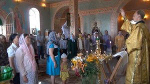Архиепископ Владимирский Евлогий в храме Амвросия Оптинского в Головино