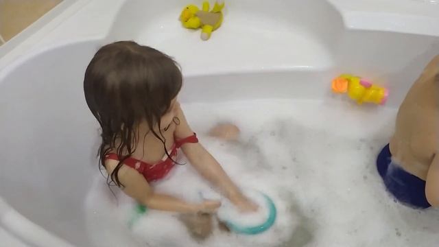 Мыло,пена и вода-наши лучшие друзья!!! смотреть онлайн