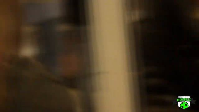 Витю ударил бык! На автограф сессии ФК Краснодар. FootBulls. смотреть онлайн