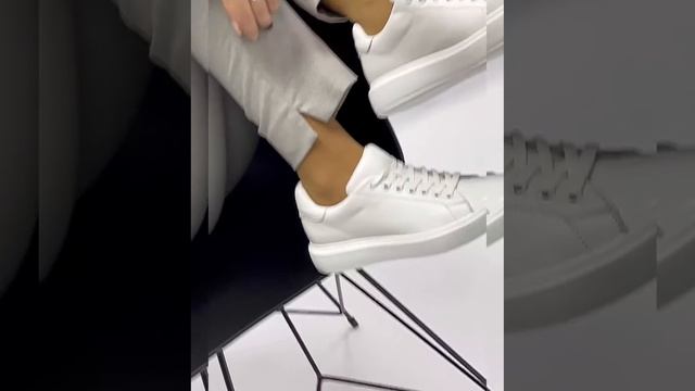 Женские белые кеды из натуральной кожи 6674 смотреть онлайн