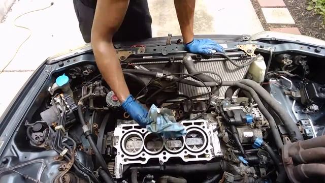Piston Cleaning Time Lapse - 1997 Honda Prelude H22A4 смотреть онлайн