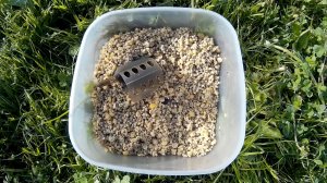 Простая самодельная прикормка для рыбалки.