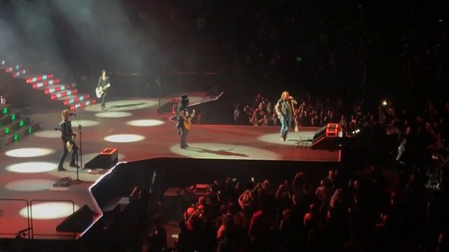 Guns 'n' Roses "It's So Easy" @ Oracle Arena - Oakland 11/21/2017 смотреть онлайн