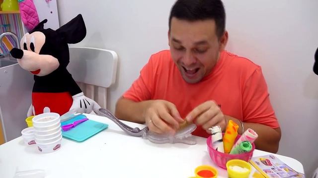 Sofia and Dad staged a Watermelon Slime Challenge смотреть онлайн