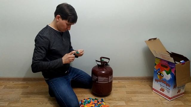 320 воздушных шаров из портативного гелиевого баллона смотреть онлайн