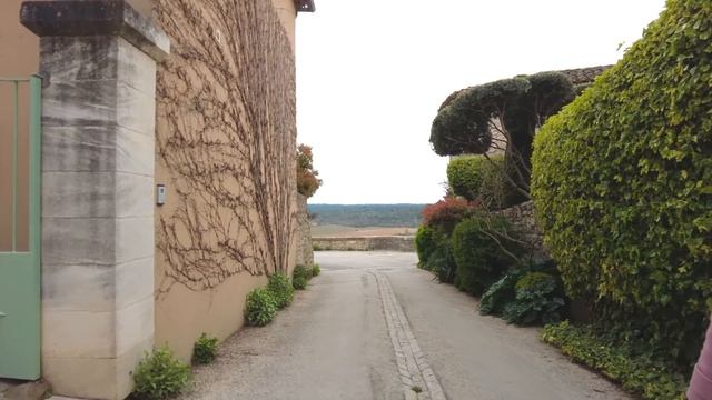 Lussan 〜One of the most beautiful villages in France 〜 / discovering cute cats / French country sid смотреть онлайн