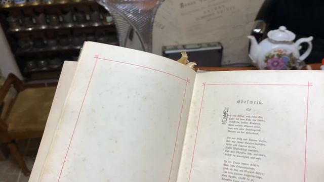 Сапожник без сапог, но учительница всегда с книгами!