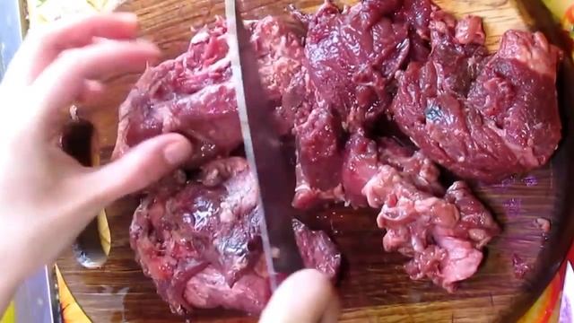 Как кормить собаку сырым мясом? Будда рекомендует: сырая говядина, разделка и расфасовка смотреть онлайн