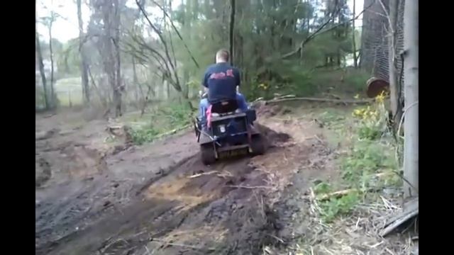 Минитрактор на гусеничном ходу/Minitractor On Crawlers