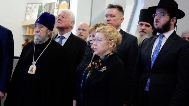 Елена Мизулина спела гимн Российской Федерации в Омске смотреть онлайн