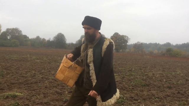 Хлеб сеем в ручную смотреть онлайн