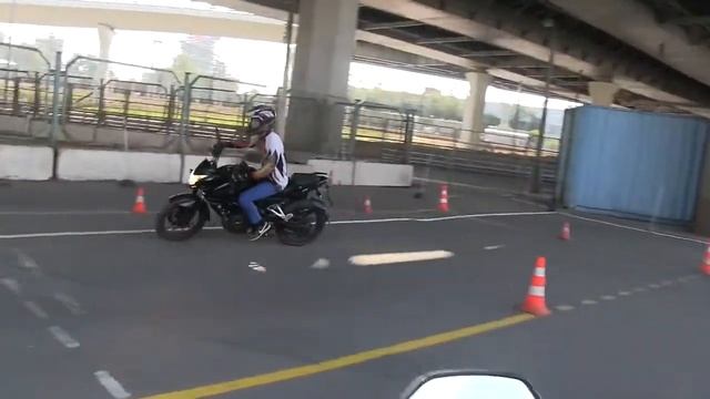 Как учат в мотошколе смотреть онлайн