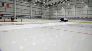 Ледовая Арена .Как ледозаливочная машина заливает каток. Как это устроено . Полировка катка.