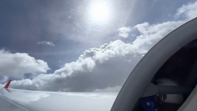 Третье измерение - высота! 4700 метров над горами и облаками делают мир изумительно объемным смотреть онлайн