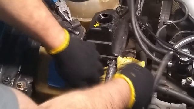 COMO TROCAR EM CASA O RESERVATÓRIO DA DIREÇÃO HIDRÁULICA DO SEU CARRO смотреть онлайн