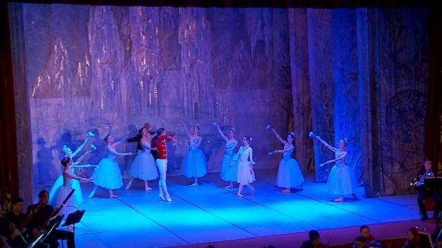 Балет "ЛУСКУНЧИК", музика П.І. Чайковського смотреть онлайн