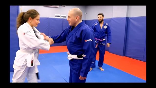 В BJJ всё работает и оно идеально для девушек для самообороны,все остальное не работает))) смотреть онлайн