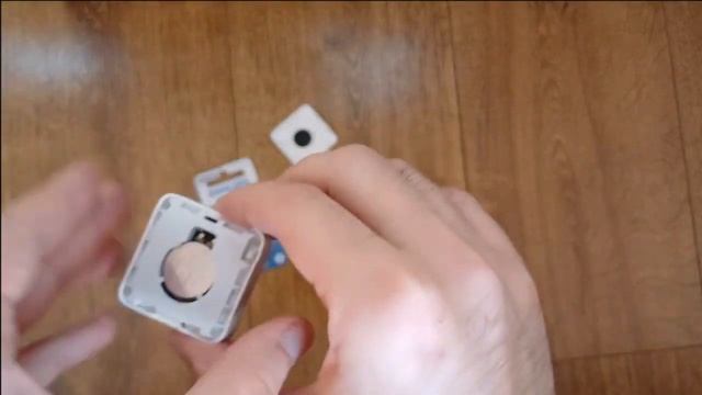 Xiaomi Mijia Bluetooth Thermometer 2 Замена батарейки. смотреть онлайн