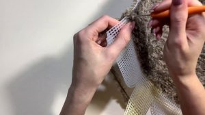 Сумка на пластиковой канве из меховой пряжи Yarnart - как вязать, plastic canvas bag crochet