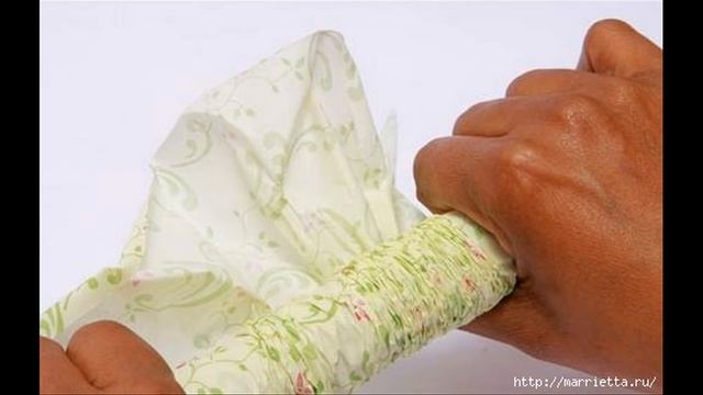 Цветы из конфет и папиросной бумаги. Мастер-класс. смотреть онлайн