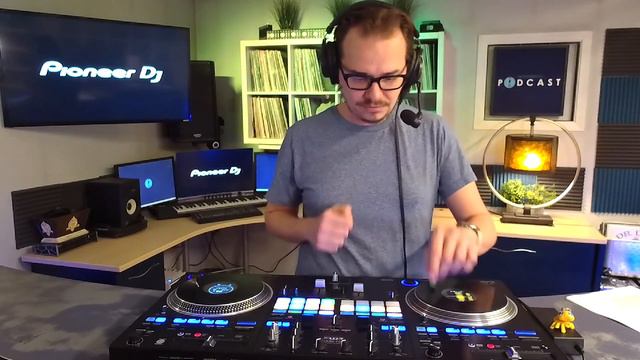 Pioneer DJ DDJ-REV7: Pioneer's First Motorized Scratch Controller