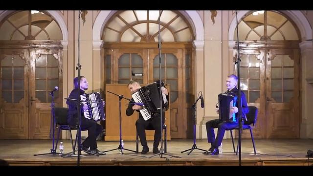 J. Wojtarowicz - Little story (Resonance trio) смотреть онлайн