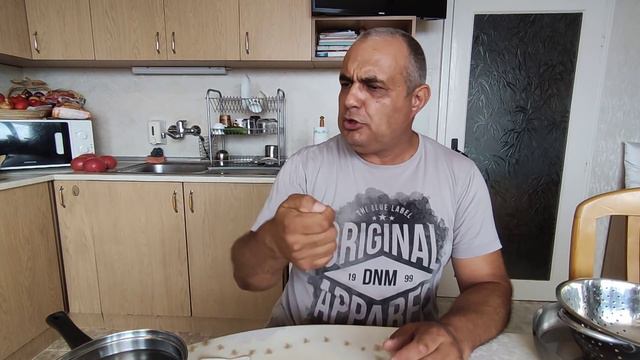 МАКАРОНИ С КРАВЕ МАСЛО И СИРЕНЕ! ПРЕВЪЗХОДНА ЗАКУСКА, ГАРНИРАНА СЪС ЗАБАВНА ИСТОРИЯ ОТ КАЗАРМАТА!! смотреть онлайн