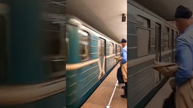 Номерной отправляется со станции Саларьево в оборотный тупик смотреть онлайн