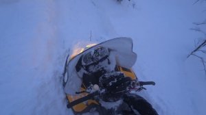 Ski-doo Скандик 900 не едет в метровом пухляке???