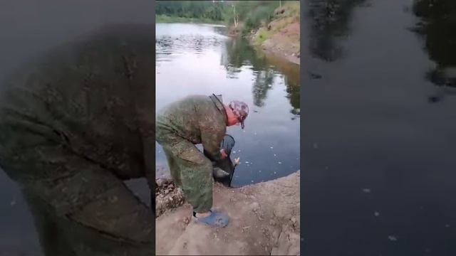 Рыбалка на реке Сим бешенный клёв после 40° жары смотреть онлайн