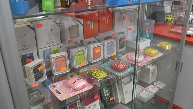 В «Новогодней викторине» можно выиграть смартфон от магазина «Элит-сервис» смотреть онлайн