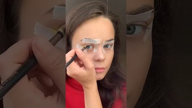 Лайфхак для яркого акцента на глазах Цветной макияж . Лайфхак для макияжа глаз , желтый макияж гла смотреть онлайн