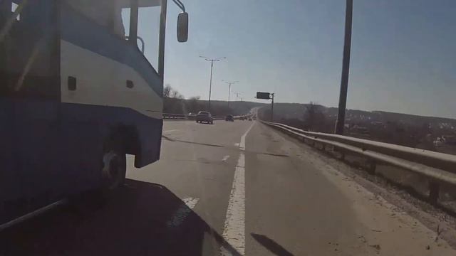 Bus close pass. Автобус ушатал смотреть онлайн