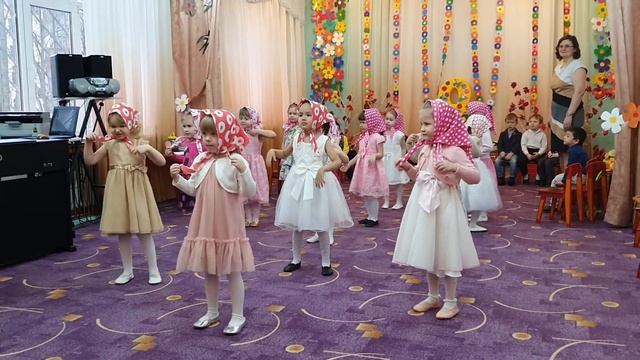 "Танец Матрешек" , средняя группа №1 смотреть онлайн