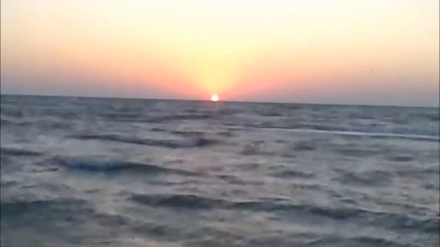 Рассвет на Азовском море... смотреть онлайн