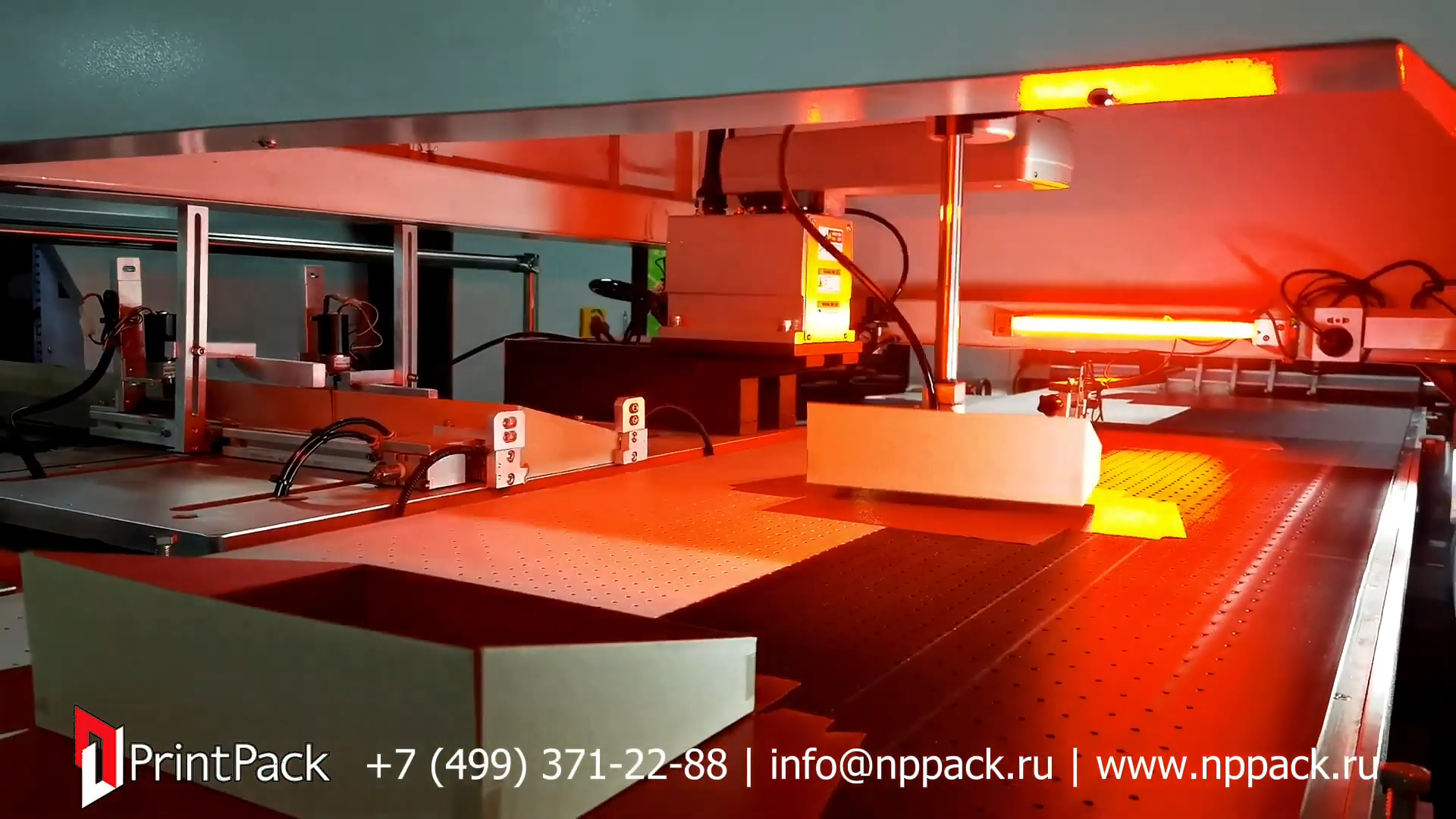 Автоматическая линия для производства жестких коробок ZHONGKE ZK-6421 смотреть онлайн