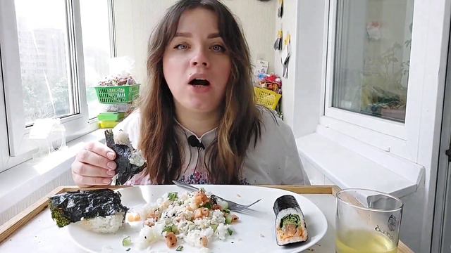 Мукбанг салат Филадельфия, онигири / История и вопрос от зрительницы, мистика #мукбанг смотреть онлайн